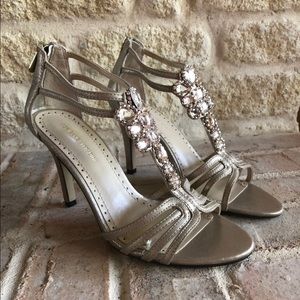 New 7.5 Adrienne Vittadini Gold Rhinestone Heels